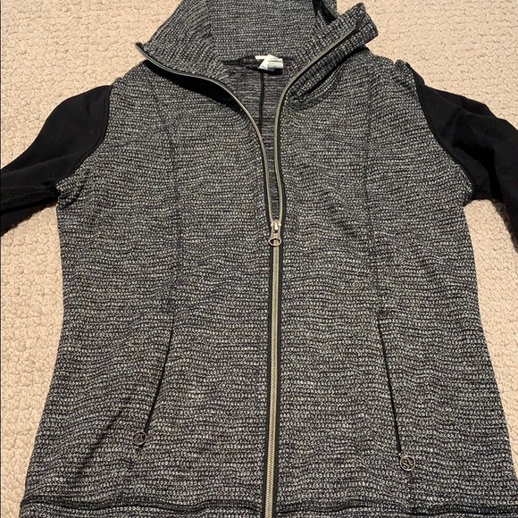 Lululemon zip up sweatshirt - Picture 3 of 8